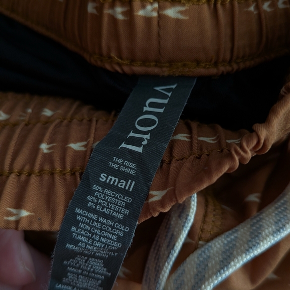 Vuori The Rise The Shine Brown Patterned Running Shorts Women’s Small - Picture 3 of 6